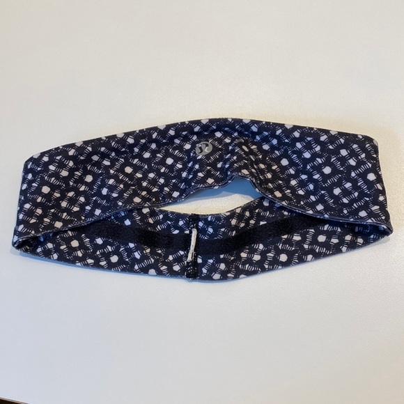 EUC Lululemon headband - Picture 2 of 3